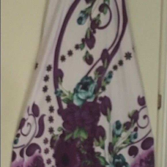 Beautiful maxi dress - Picture 2 of 5